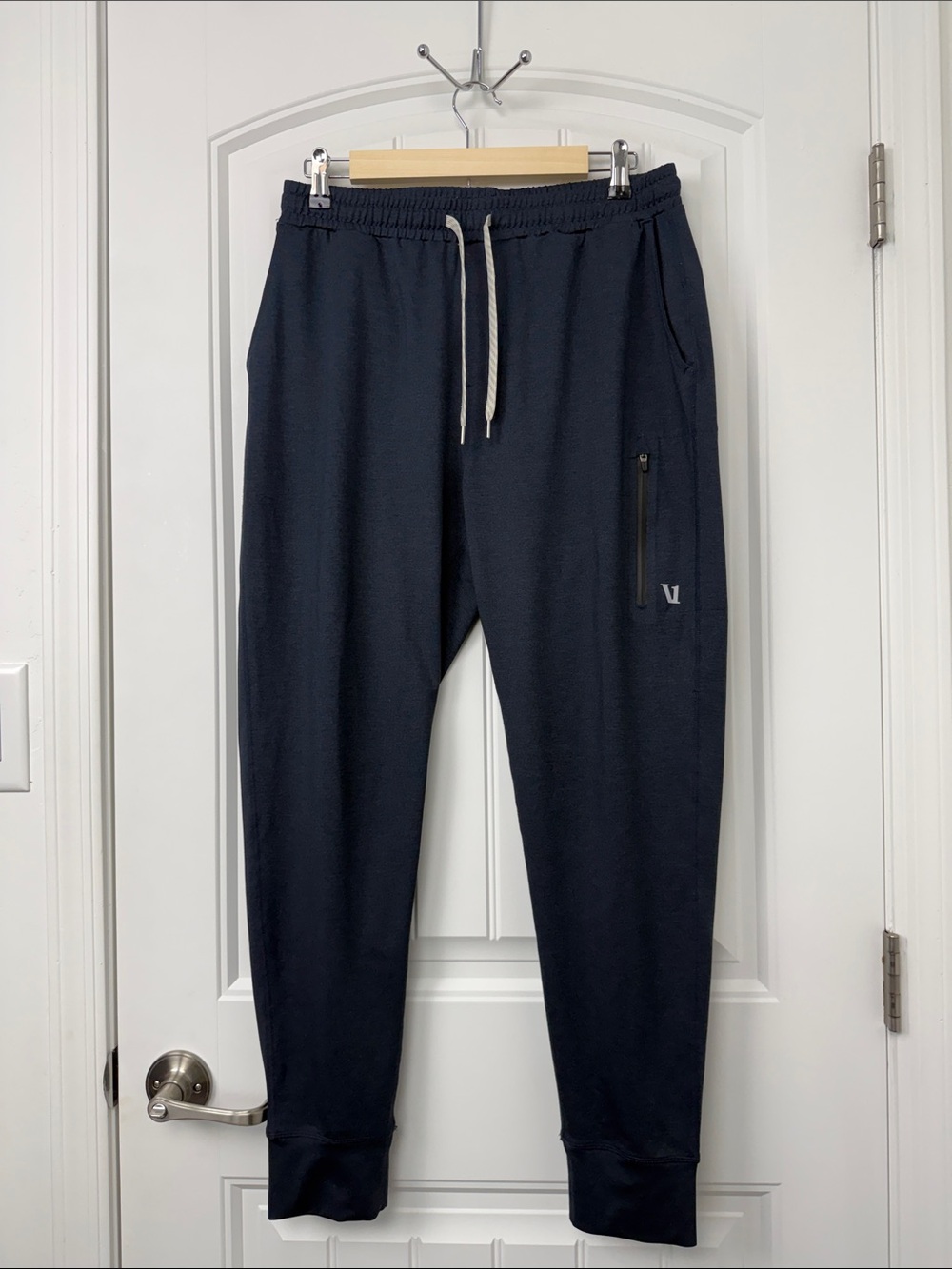 Vuori Men’s Sunday Performance Jogger Size Medium * Ink Heather